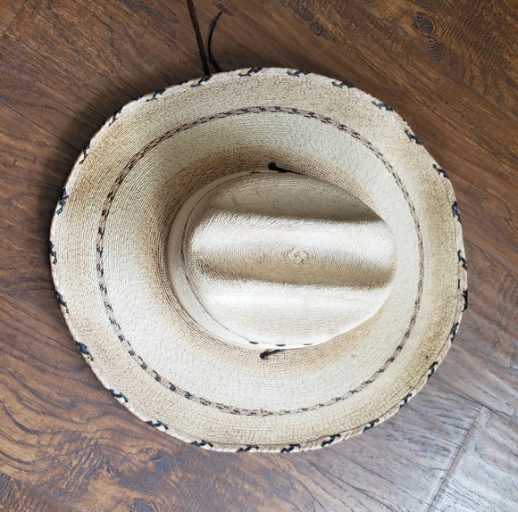 The Lonestar® one size beautifully crafted cattleman pinto palm hats - Picture 7 of 12